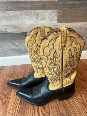 Ariat Two-Tone Western Cowboy Boots - Black & Tan Embroidered Shaft